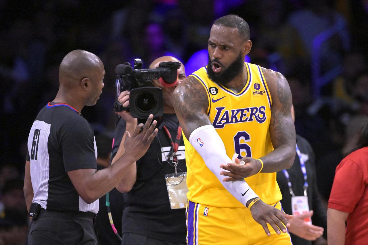 NBA: Playoffs-Golden State Warriors at Los Angeles Lakers