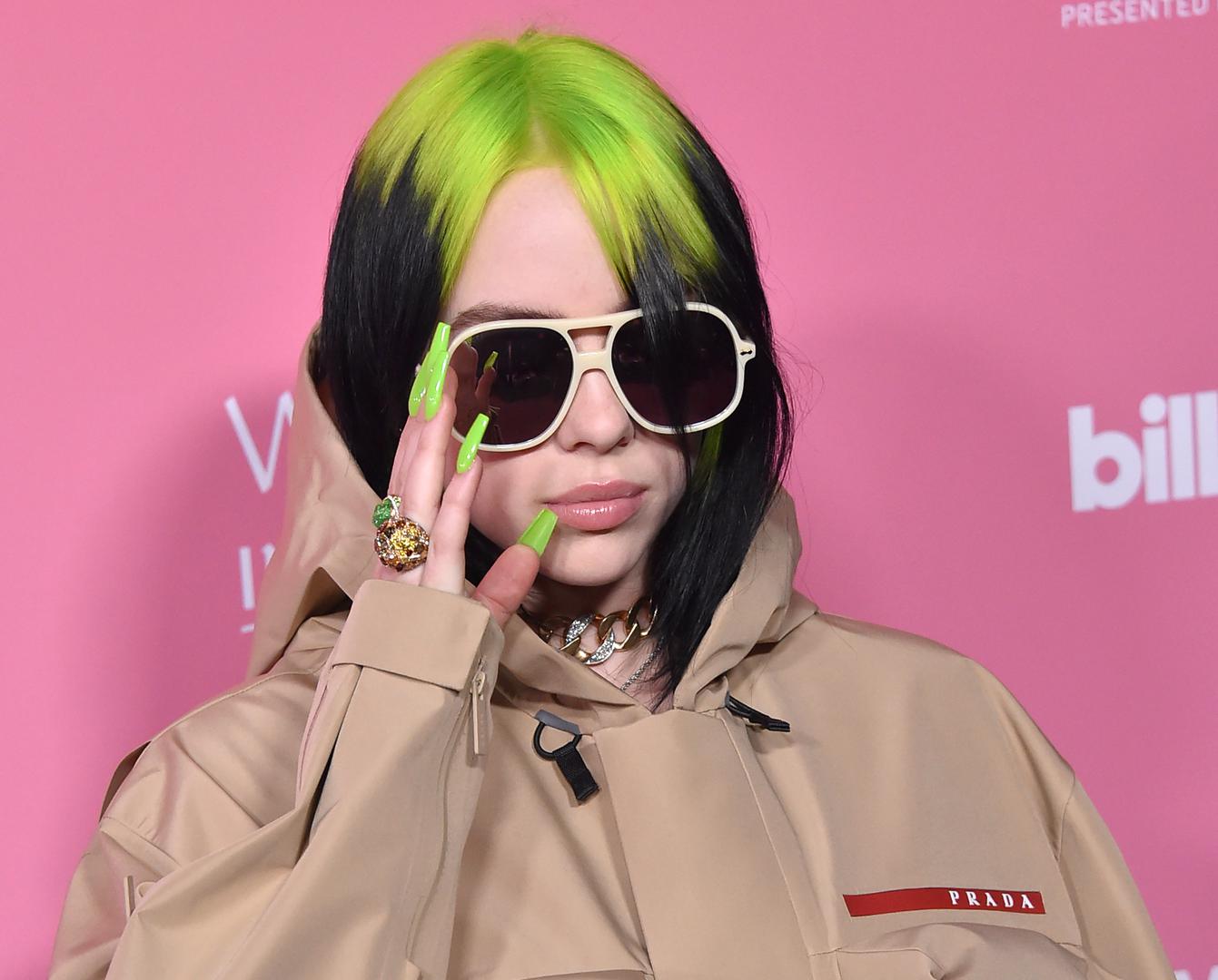3. Više od milijun i pol pratitelja na Instagramu i ženski album godine, pa još debitantski, "When  We All Fall Asleep, Where Do  We Go?" čini mladu Billie Eilish zvijezdom koja je spojila popularnost i fascinantnu kvalitetu. Kantautorica nove generacije podjednako sjajno snalazi se kao tinejdžerska zvijezda i vlasnica impresivne serije pjesama.