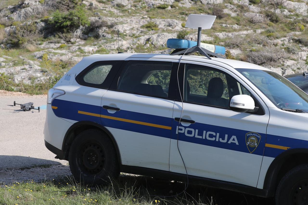 Solin: Policija nastavlja očevid nedaleko od lokacije gdje je pronađeno tijelo nepoznate osobe
