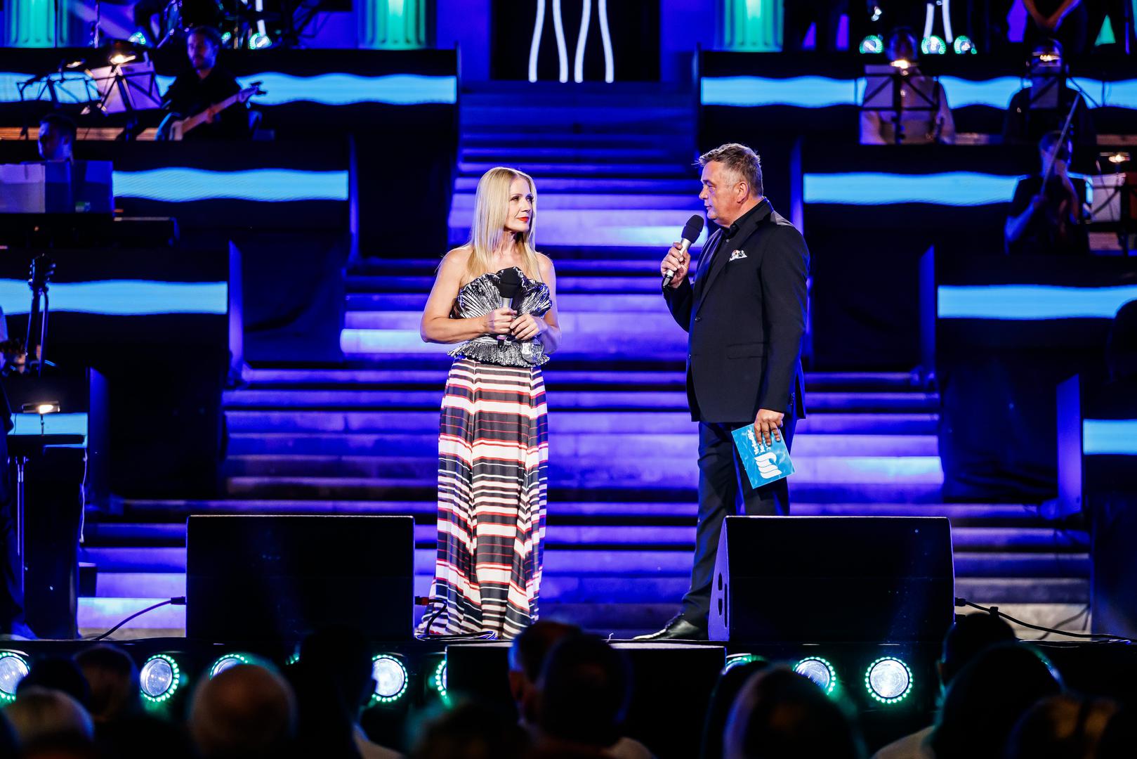 U nastavku galerije doznajte koji su sve izvođači nastupili u drugoj večeri Melodija Jadrana te koje su hitove predstavili svojoj vjernoj publici.