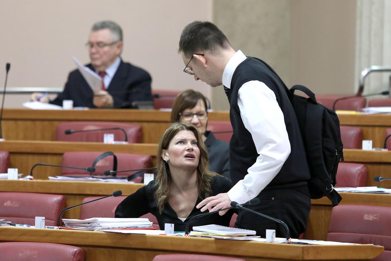 Zagreb: Sabor raspravlja o konačnom prijedlogu zakona o udžbenicima