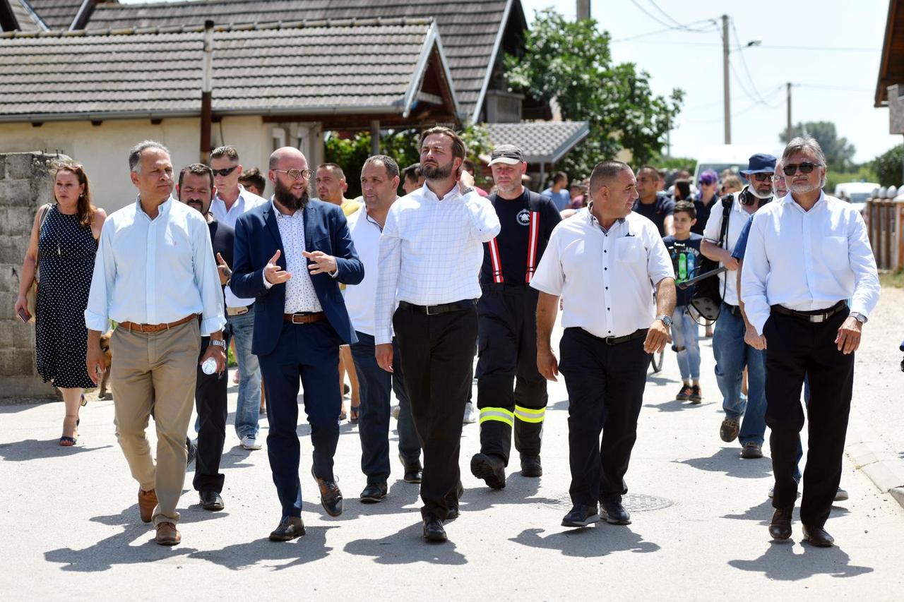 Pribislavec: Ministar Ćorić i Kajtazi obišli divlje deponije u romskom naselju