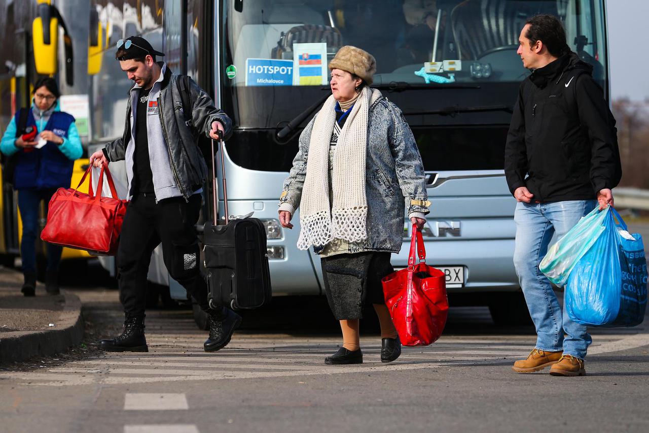 Slovačka: Izbjeglice iz Ukrajine neprestano pristižu na prijelaz Višne Nemecke