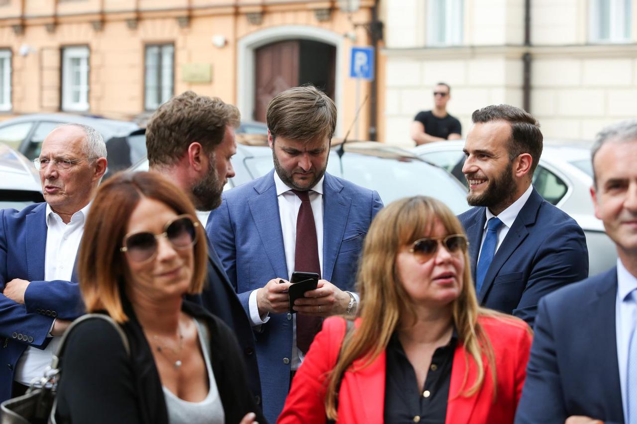 Zagreb: HDZ predao izborne liste DIP-u