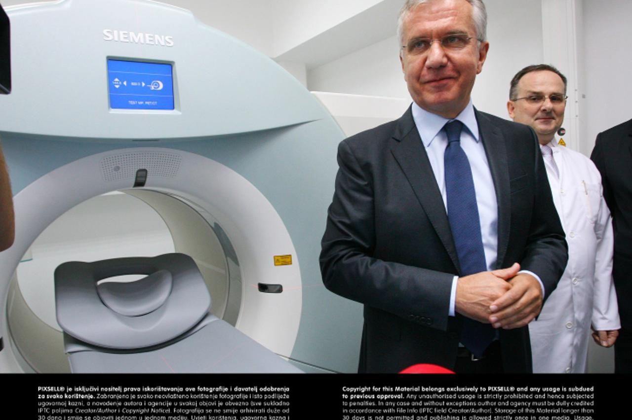 '11.09.2012., Zagreb - U KBC-u Rebro Ministar zdravlja Rajko Ostojic pustio je u rad novi PET/CT uredjaj.   Photo: Tomislav Miletic/PIXSELL'