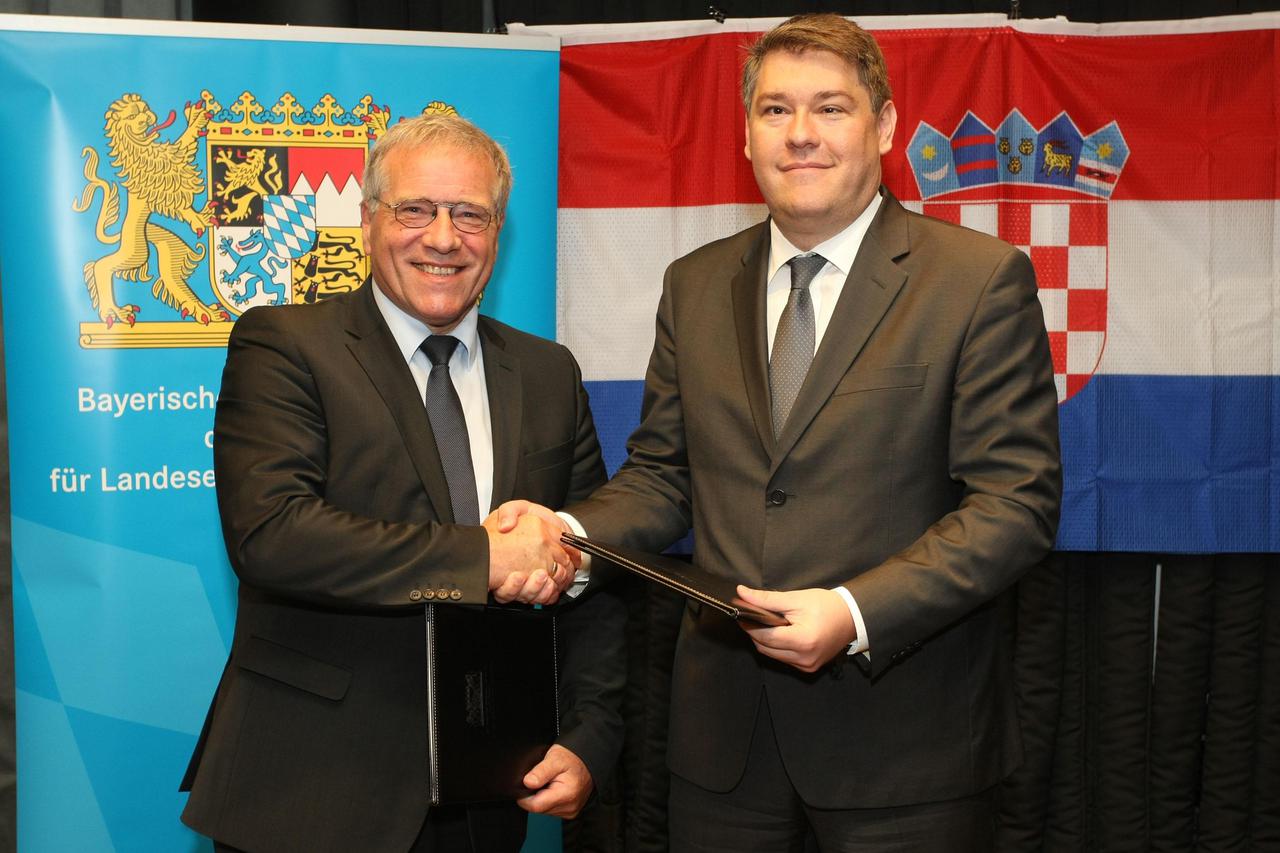 Boris Lalovac,Johannes Hintersberger