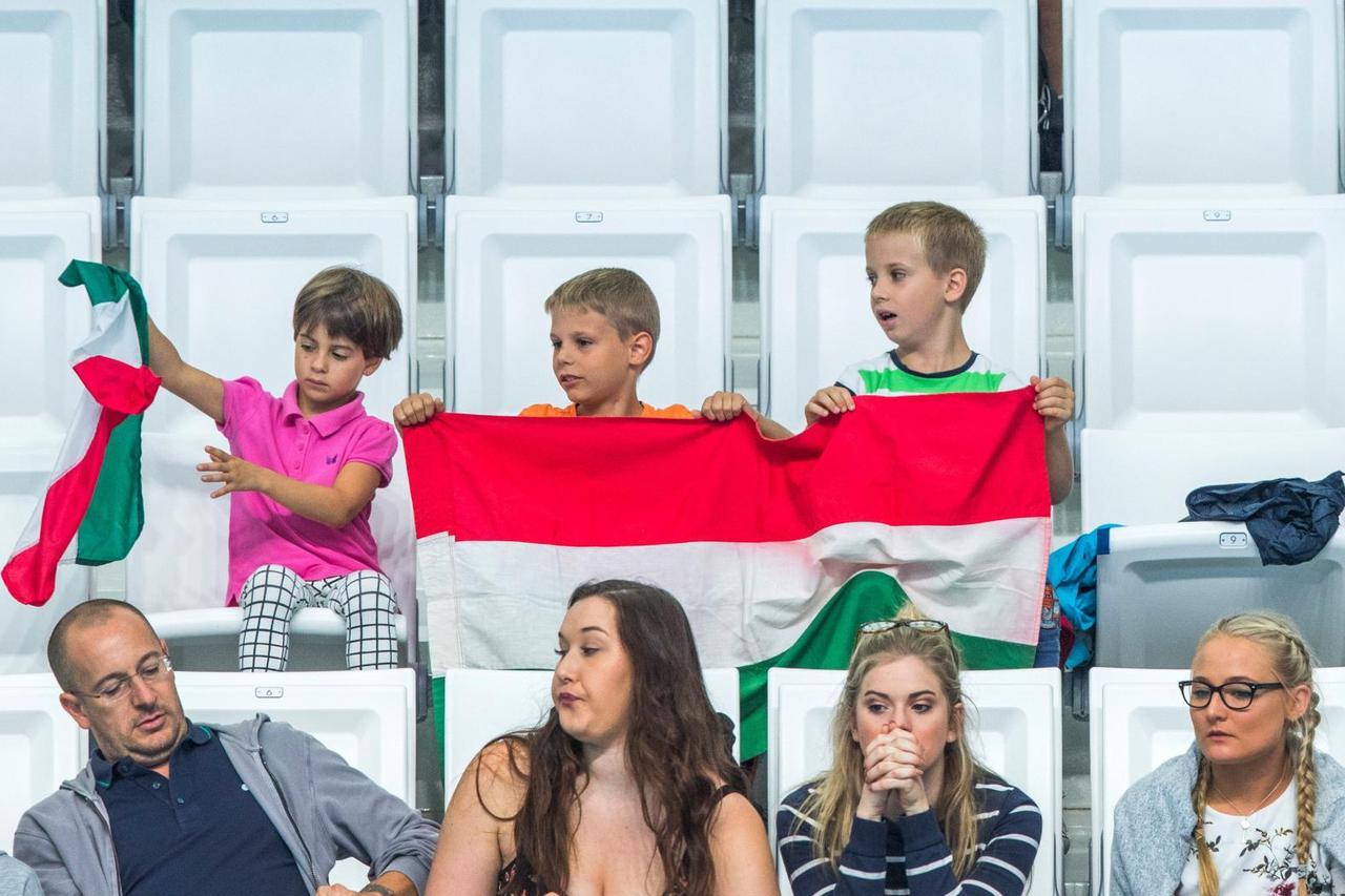 U mandatu ove vlasti podigla se stopa fertiliteta s 1,25 na 1,49, ali još je niža od željene koja iznosi 2,1 dijete po ženi