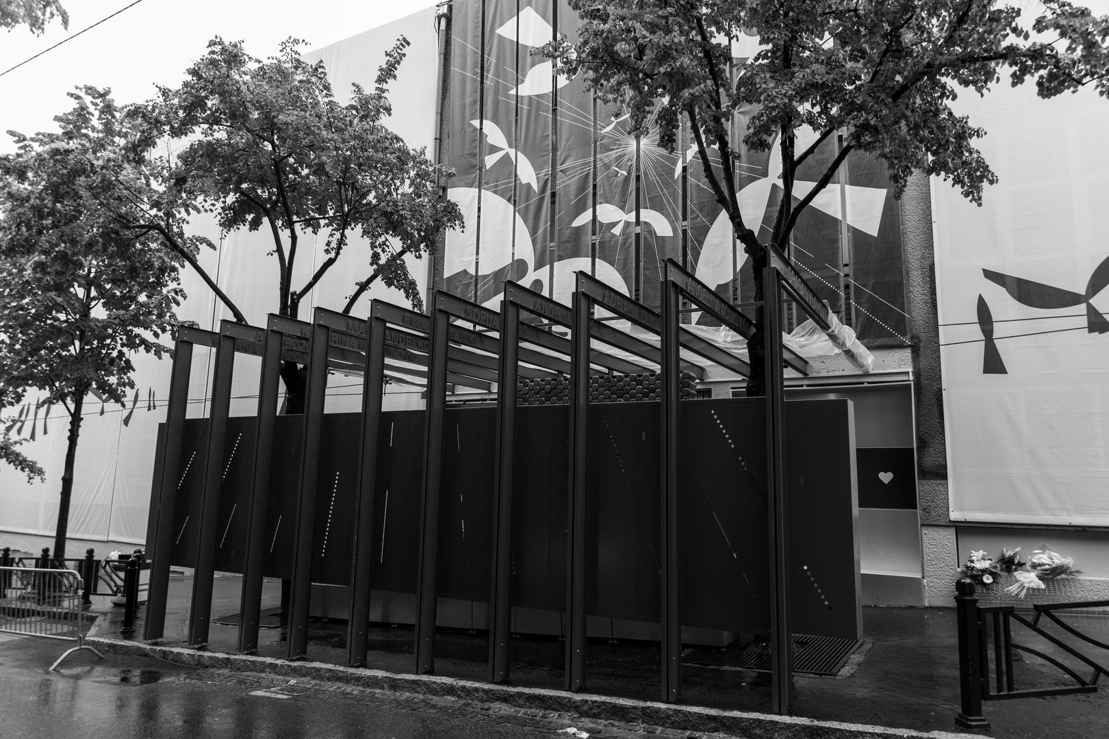 Prošlo je točno godinu dana od stravičnog masakra u beogradskoj osnovnoj školi "Vladislav Ribnikar", kada je 13-godišnjak 3. svibnja iz očega pištolja ubio devet kolega i domara škole.