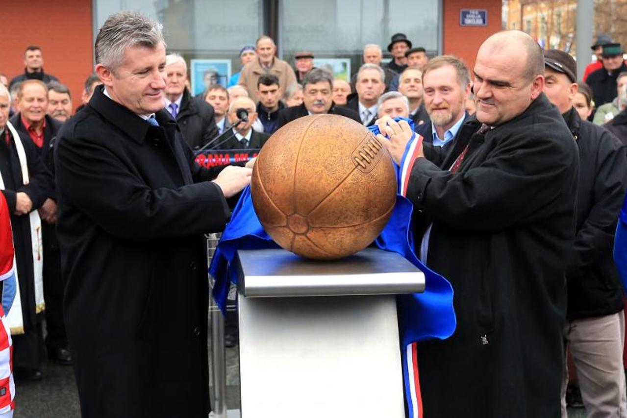 Šuker prva lopta