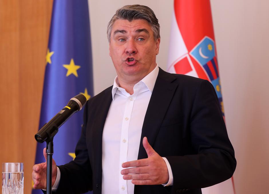 Predsjednik Zoran Milanović održao  izvanrednu konferenciju za medije