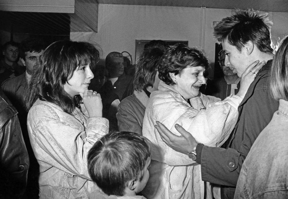 Povratak branitelja i civila iz srpskih logora u ožujku 1992.