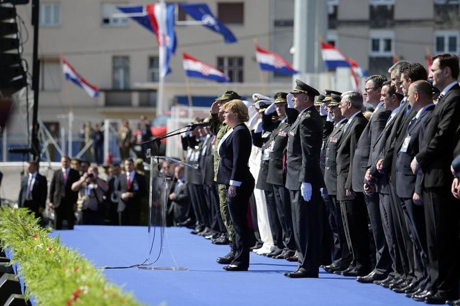 Državni dužnosnici na svečanom postrojavanju OSRH u Kranjčevićevoj