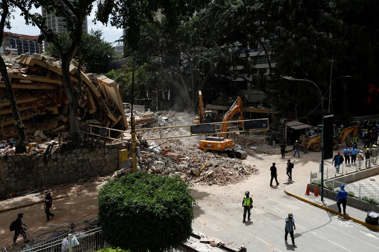 Aftermath of earthquakes in Caracas