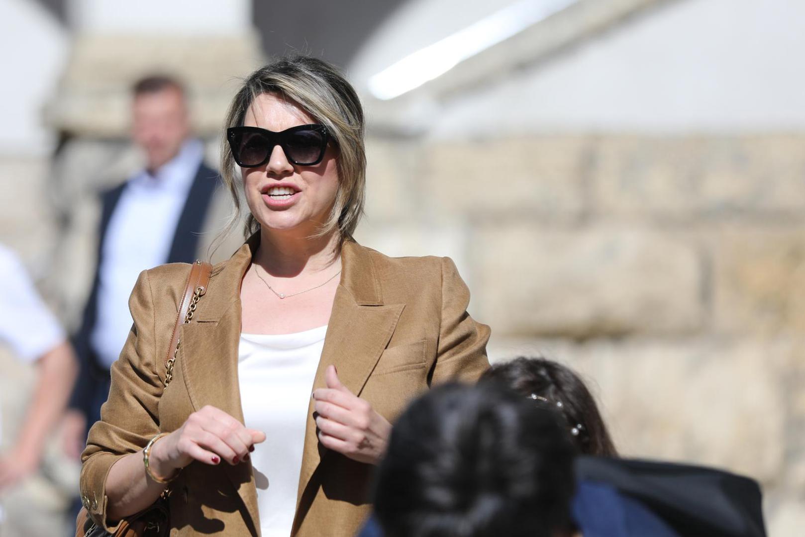 Neke od njezinih rijetkih javnih pojavljivanja, pogledajte u našoj galeriji. 