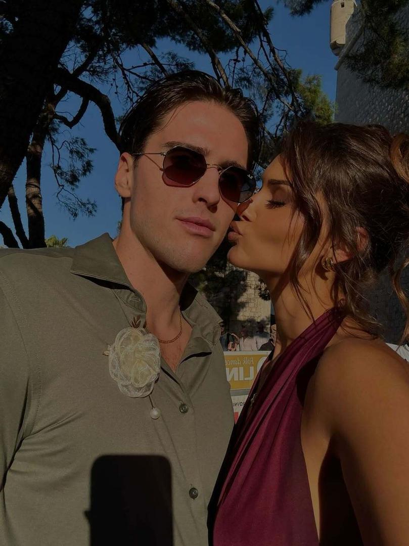 Ovog puta napravila je iznimku i objavila fotografiju sa svojim zaručnikom Filipom Vujičićem, čime je razveselila brojne pratitelje.