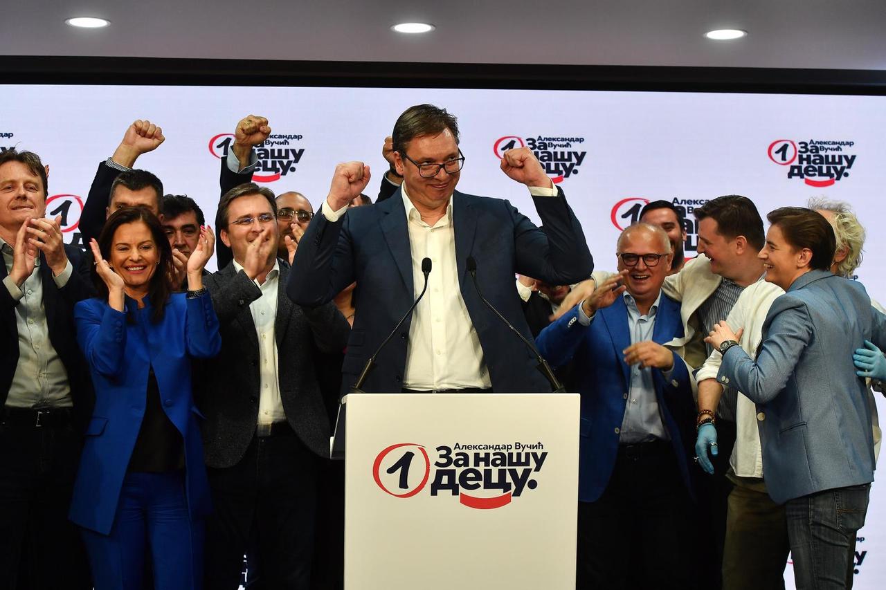 Vučić premoćno pobijedio na izborima u Srbiji