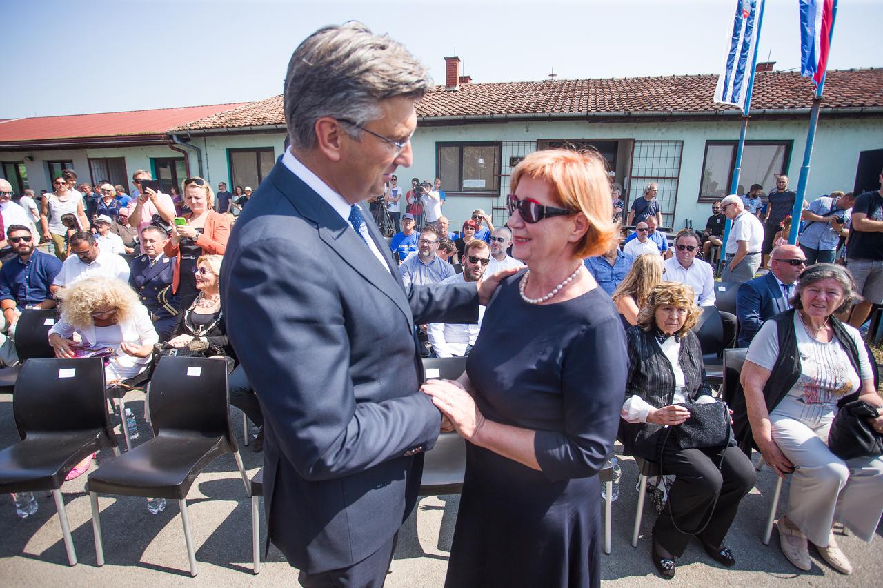 Svečano otkrivanje spomenika HRT-ovom snimatelju Žarku Kaiću KATEGORIJE