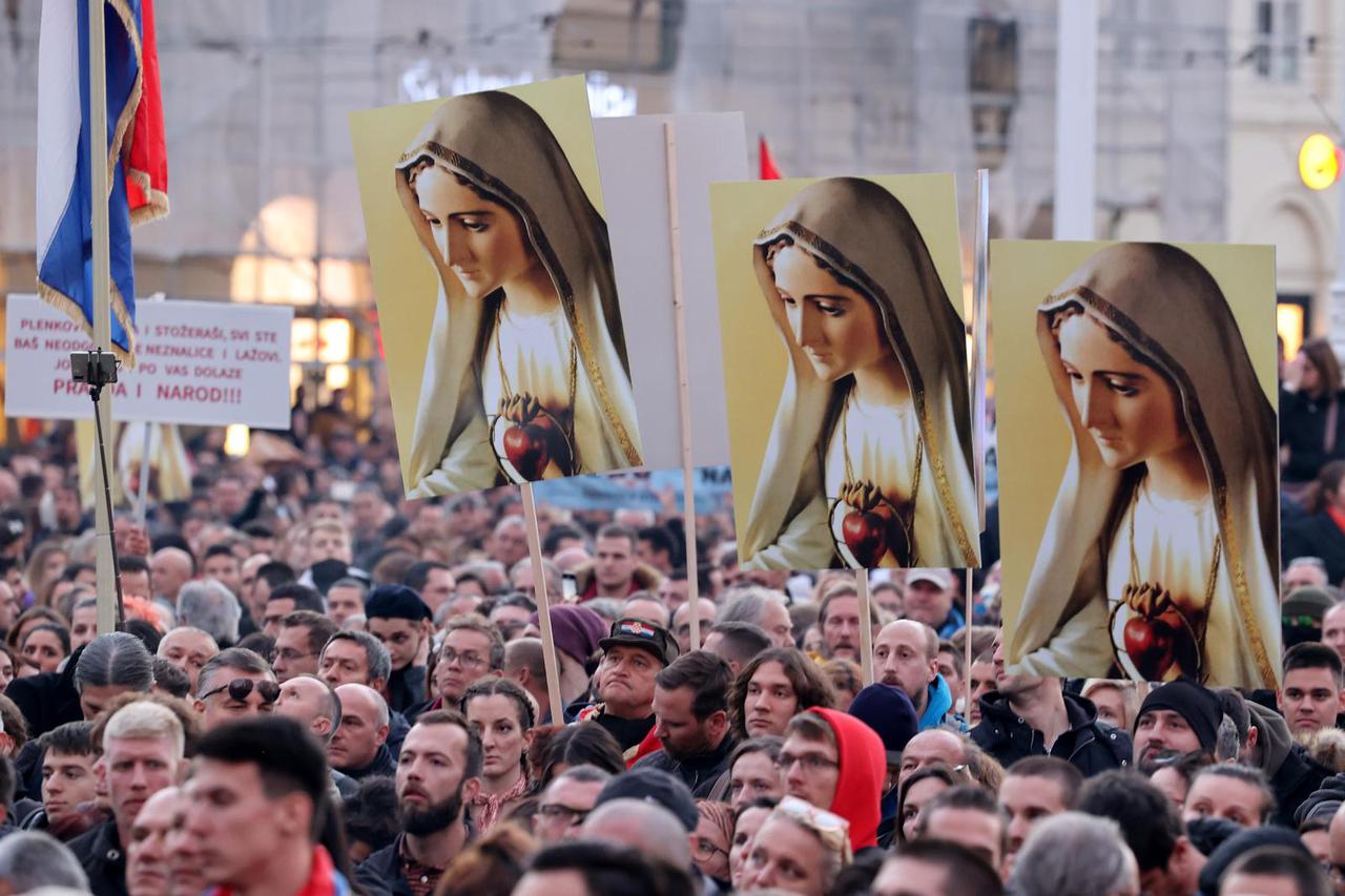 Veliki prosvjed u Zagrebu protiv COVID potvrda okupio tisuće prosvjednika