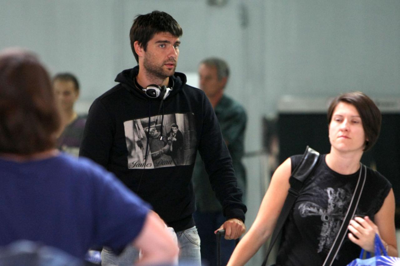 '08.08.2010. Zagreb, Hrvatska - Vedran Corluka stigao je u Zagreb na okupljanje reprezentacije uoci utakmice sa Slovackom. photo: Petar Glebov/PIXSELL'
