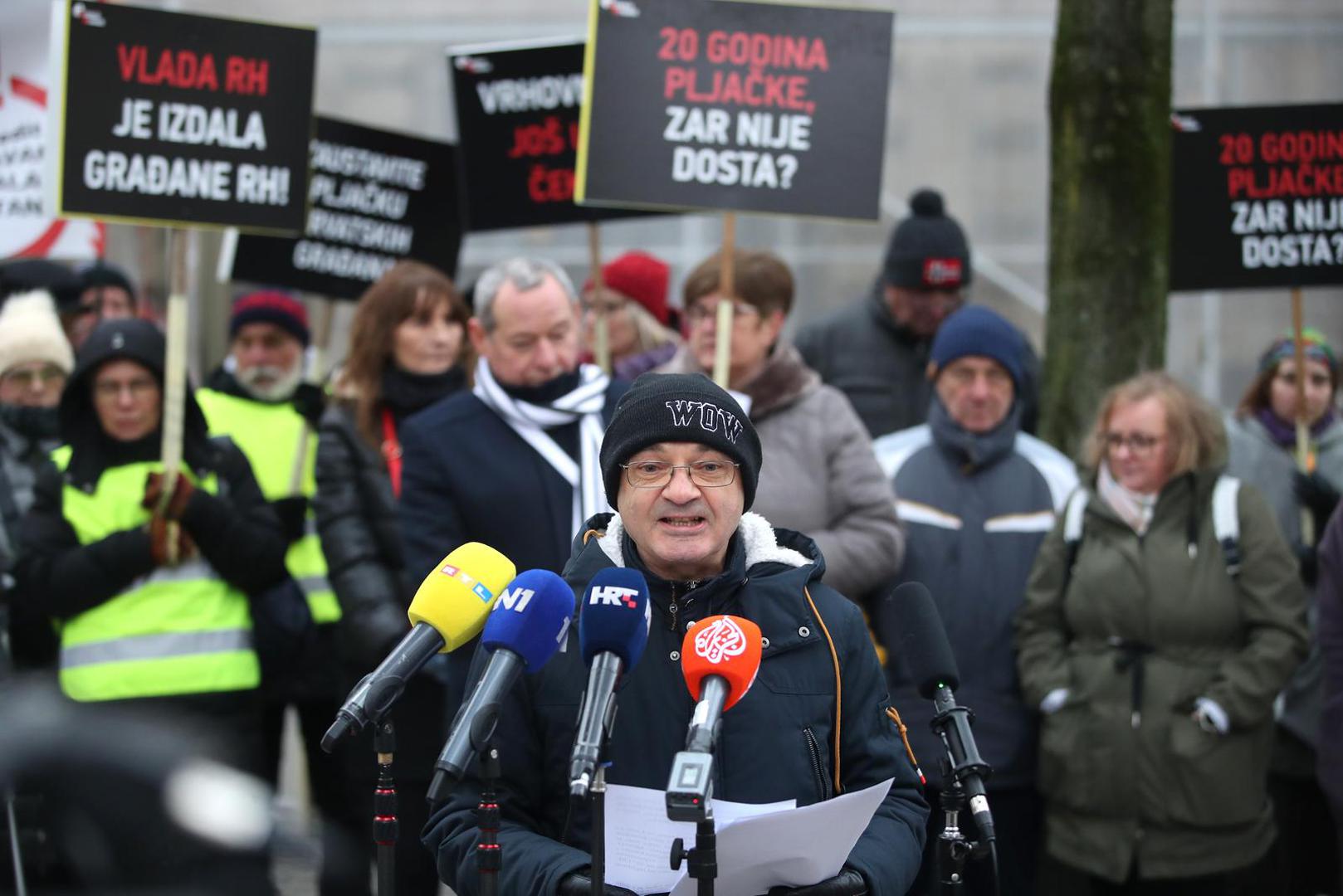 19.12.2022., Zagreb - Zrinjevac. Udruga Franak odrzala je konferenciju za medije u iscekivanju odluke Gradjanskog odjela Vrhovnog suda o pravnim shvacanjima o pravima potrosaca koji su konvertirali kredite. Medijima su se obratili Goran Aleksic i Vlado Iljkic. Photo: Sanjin Strukic/PIXSELL