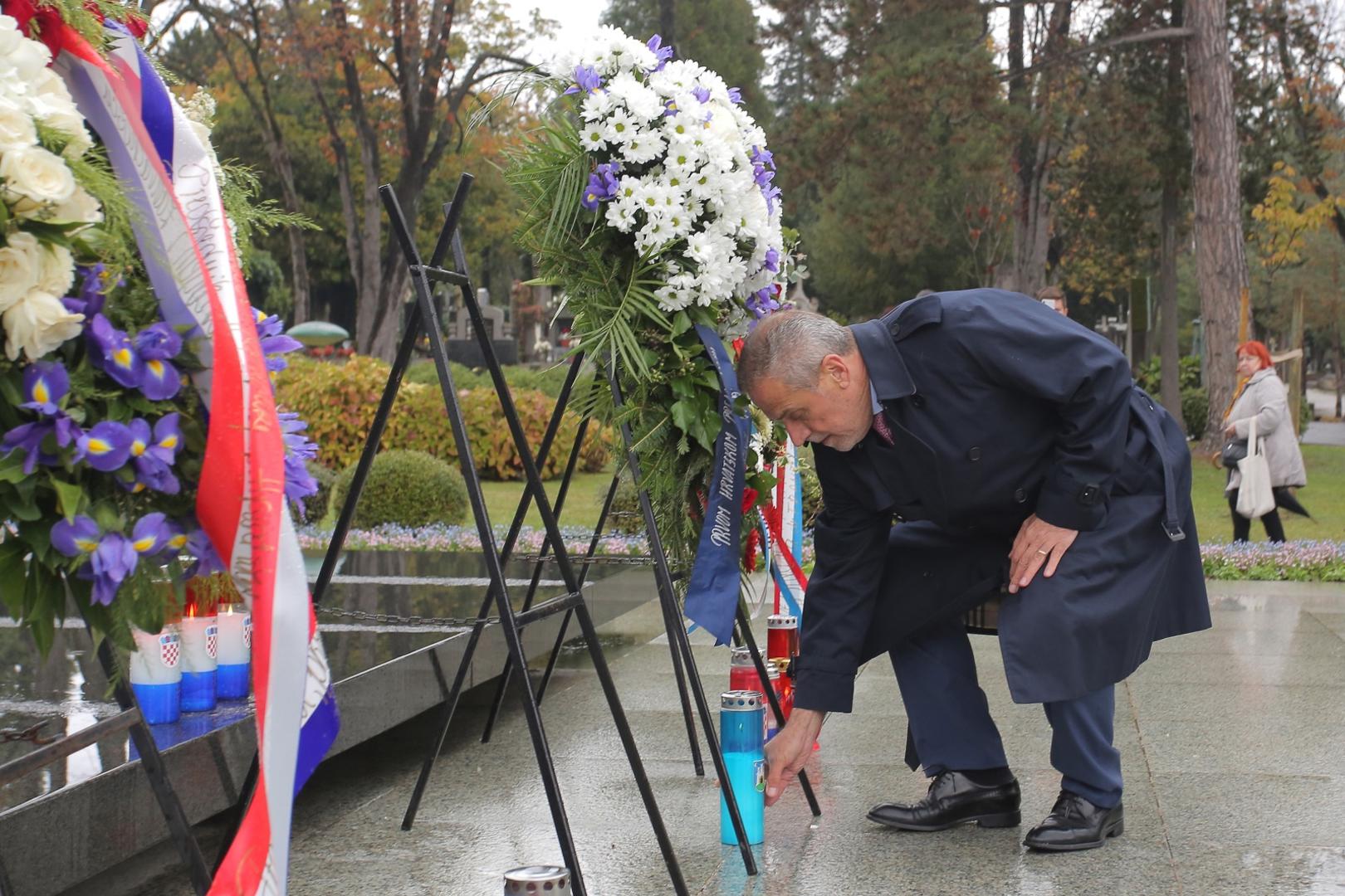 Posjetio je i grobnicu prvog hrvatskog predsjednika dr. Franje Tuđmana.
