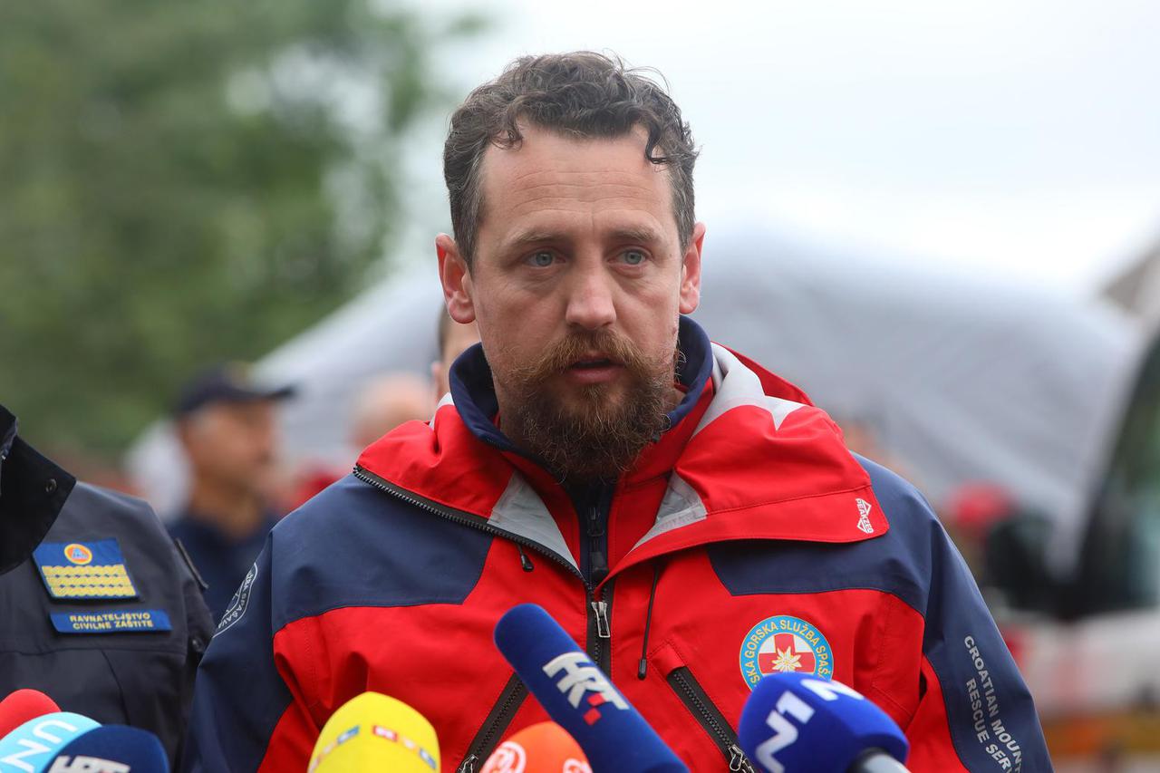 Rakovica: Ravnatej Civilne zaštite Damir Trut i glavni pročelnik HGSS-a Josip Granić dali izjave nakon pronalaska Cessne