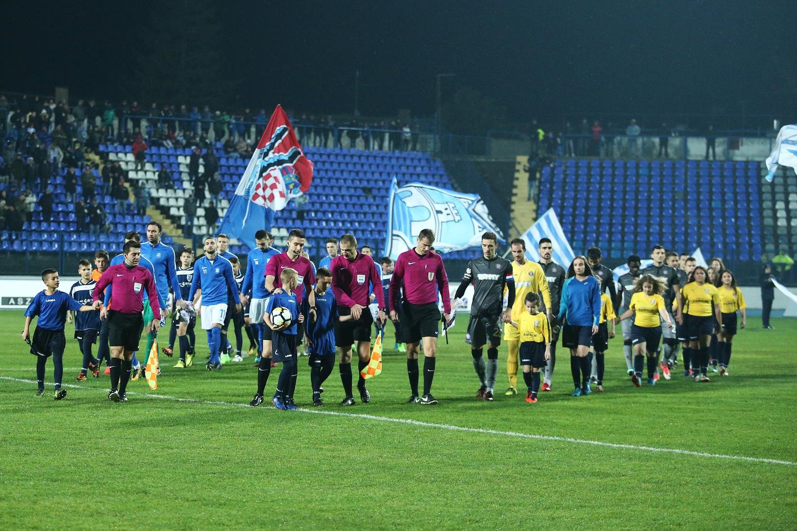 Na utakmici Osijeka i Hajduka (1:3) u Gradskom vrtu skupilo se oko 3,000 gledatelja.