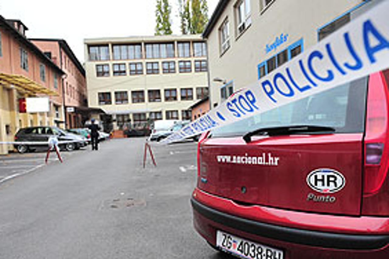 Policijski očevid nakon ubojstva Ive Pukanića i Nike Franjića nastavljen je i u petak ispred zgrade Nacionala