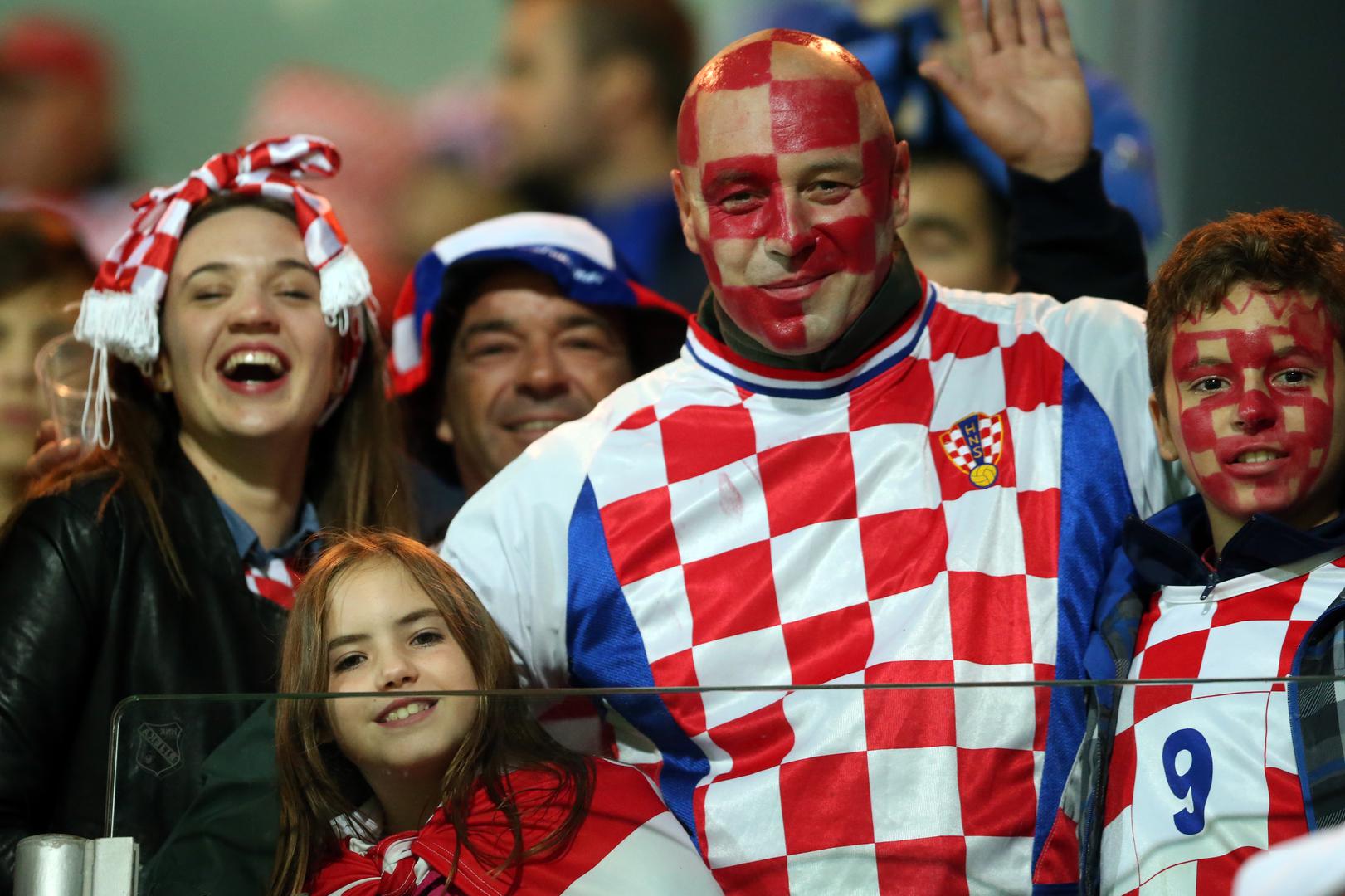 Hrvatska nogometna reprezentacija trebala je igrati u Gradskom vrtu, ali utakmica je zbog straha od lošeg terena prebačena na Rujevicu