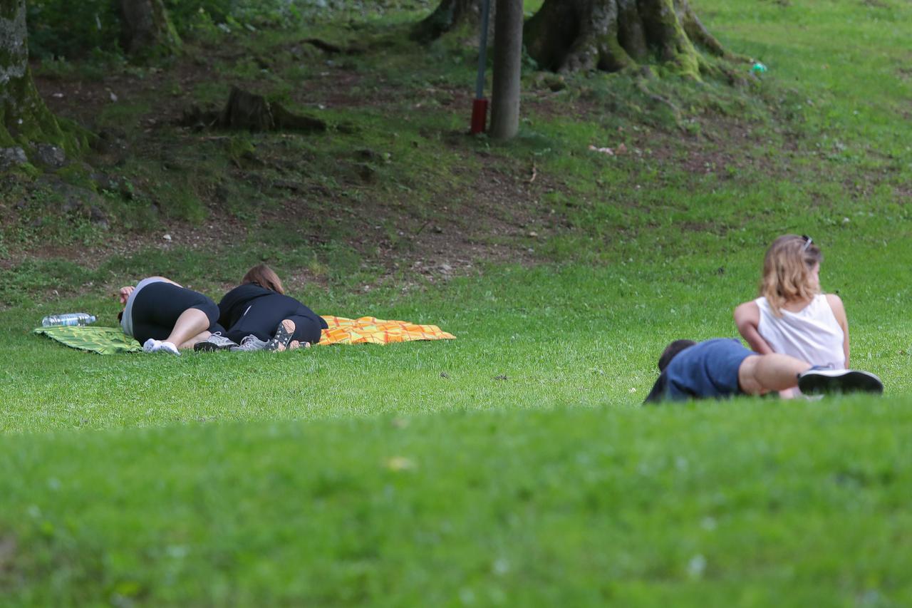 Zagreb: Građani proveli nedeljno prijepode na Sljemenu