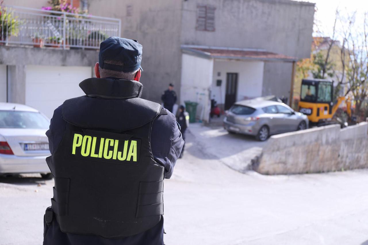 Split: Policija ispred kuće bjegunca Ivana Božića
