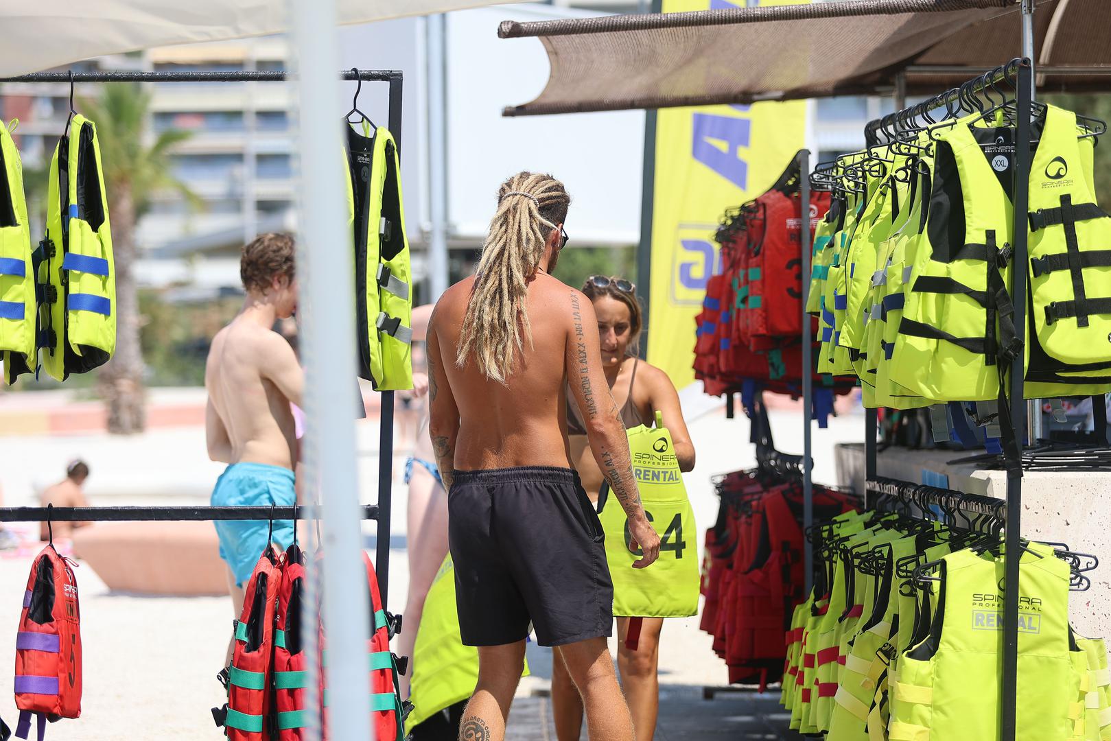Kako je izgledao vrući dan na splitskim plažama, pogledajte u nastavku.
