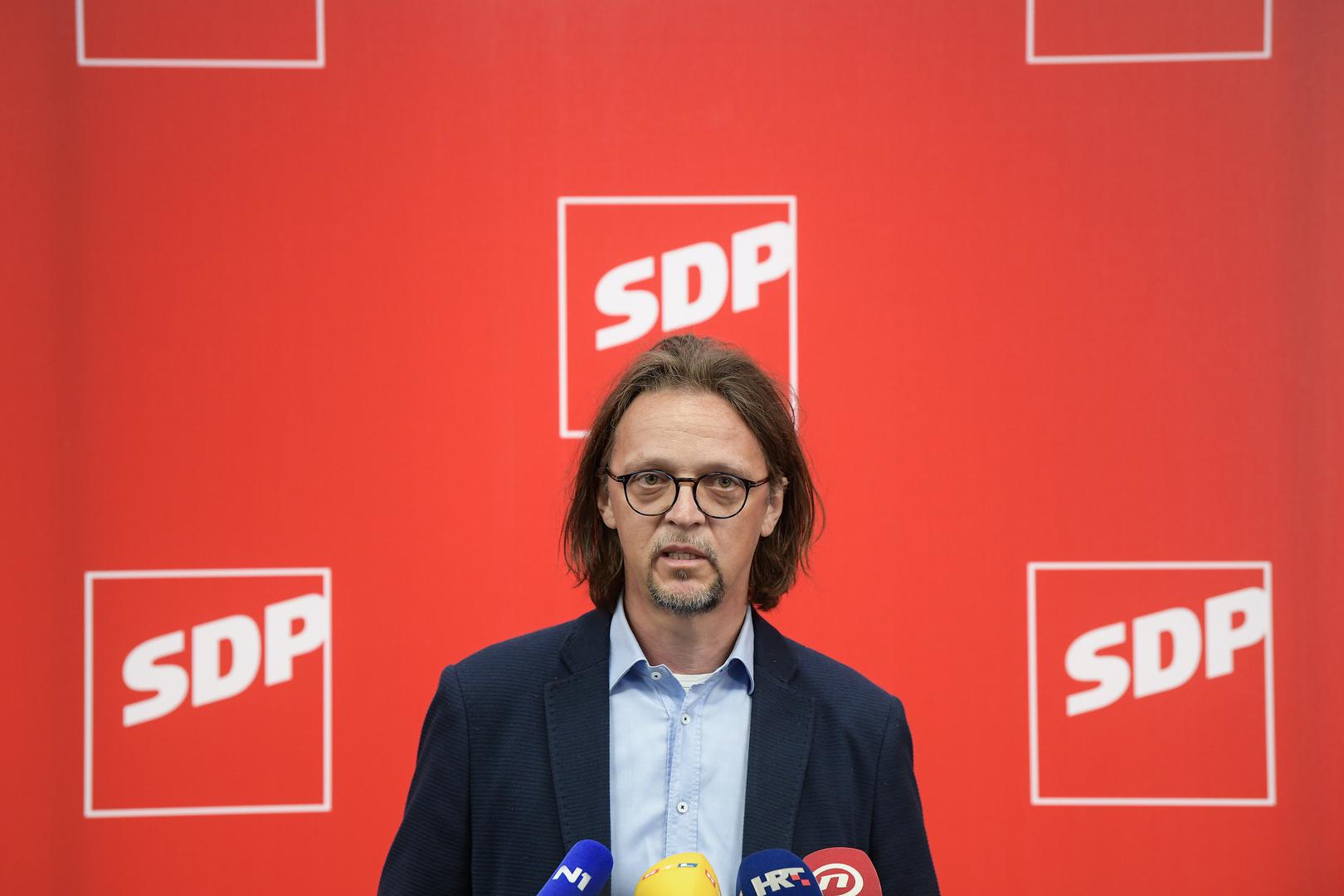 03.05.2020., Zagreb- Tiskovna konferencija SDP-a na temu SDP-ov Paket interventnih mjera u podrucju socijalne zastite. Na konferenciji su govorili predsjednik SDP-a Davor Bernardic, politicki tajnik SDP-a Davorko Vidovic, predsjednica Foruma zena SDP-a Maja Sporis, clanica Predsjednistva SDP-a Ivana Posavec Krivec, te canovi SDP-ovog Savjeta za socijalnu politiku Nino Zganec i Aleksandra Biskupec.Photo: Sandra Simunovic/PIXSELL