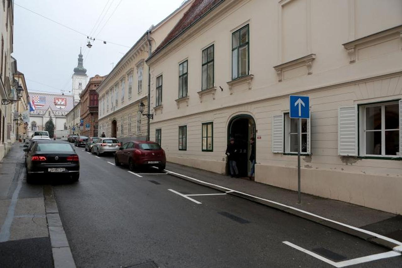 Parkiranje na Gornjem gradu 