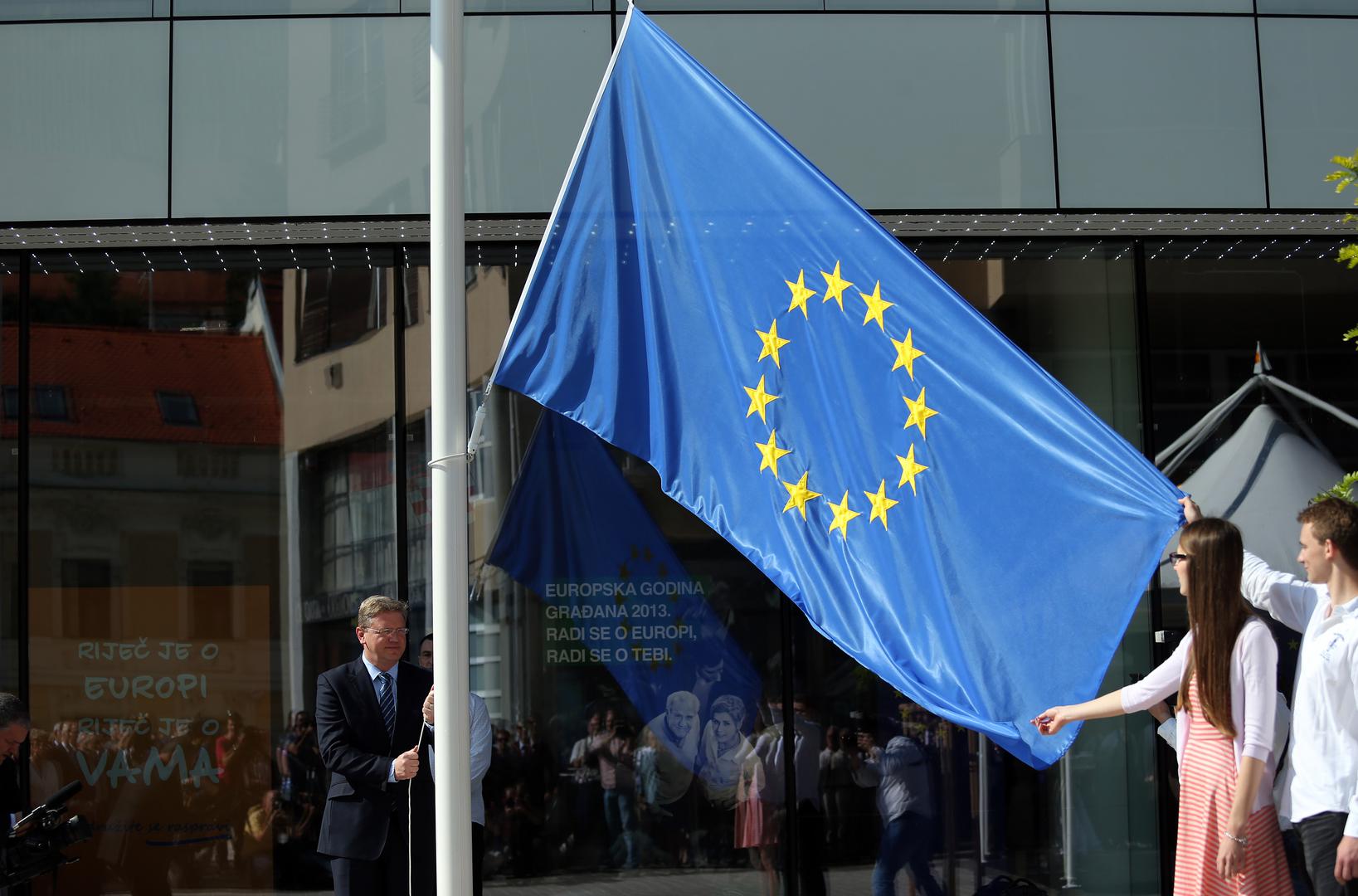 Središnja proslava održana je u Zagrebu, na Trgu bana Jelačića, gdje je puštena Beethovenova Oda radosti, službena himna Europske unije, dok se s hotela Dubrovnik zavijorila plava zastava s dvanaest zlatnih zvijezda, simbolom jedinstva, solidarnosti i zajedništva europskih naroda. Istodobno su se svečanosti održavale i u drugim hrvatskim gradovima.

