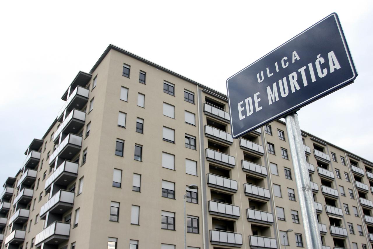 09.12.2010., Zagreb - U zagrebackom kvartu Sredisce preko noci se promjenio naziv ulica. Stonska ulica sad je dobila naziv umjetnika, Vojina Bakica, Ksenije Kantoci, Julija Knifera i  Ede Murtica. Nitko nije obavjestio stanare koji sad imaju problema s pr