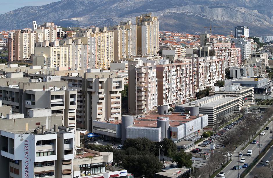 Panoramski pogled na grad Split