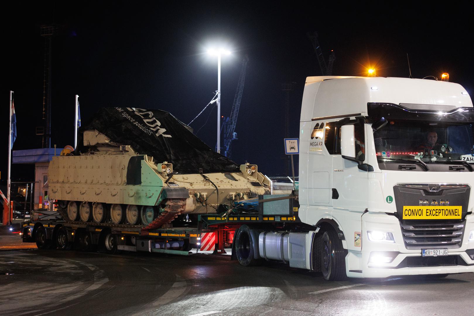 10.12.2023, Rijeka -  Konvoj sastavljen od sedam kamiona i 22 Bradleya krenuo iz rijecke luke prema Slavonskom Brodu.  Photo: Nel Pavletic/PIXSELL