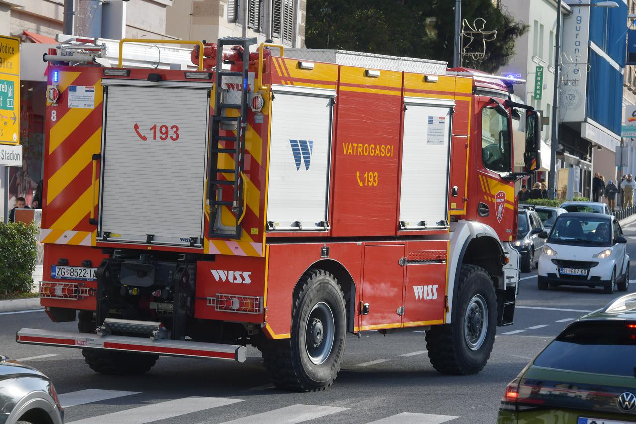 Šibenik: Vatrogasno vozilo ide na intervenciju