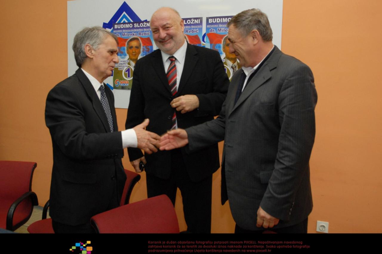 '17.12.2009.,Karlovac - Glavni predizborni skup SDSS-a za Karlovacku zupaniju uoci drugog kruga izbora za izbor 3. zupana u Karlovackoj zupaniji.Kandidatu dr. Milenku Rebicu podrsku dao potpredsjednik