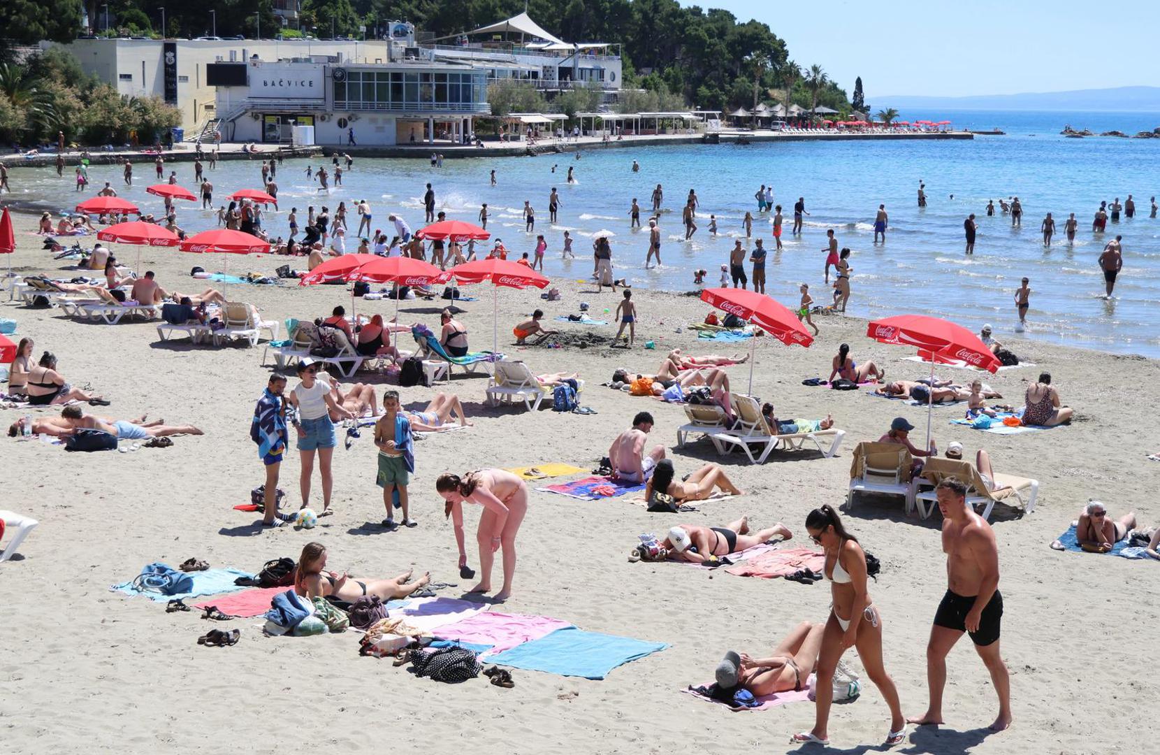 Hrvatsku je zahvatio prvi pravi toplinski val ove godine, a temperature se ovih dana penju i do 30 stupnjeva.