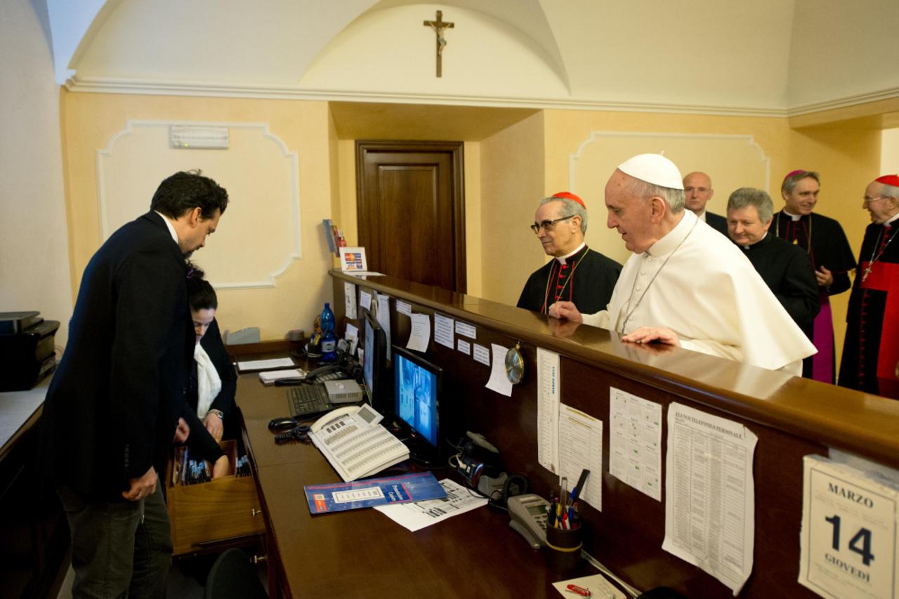 Papa Franjo u hotelu (1)