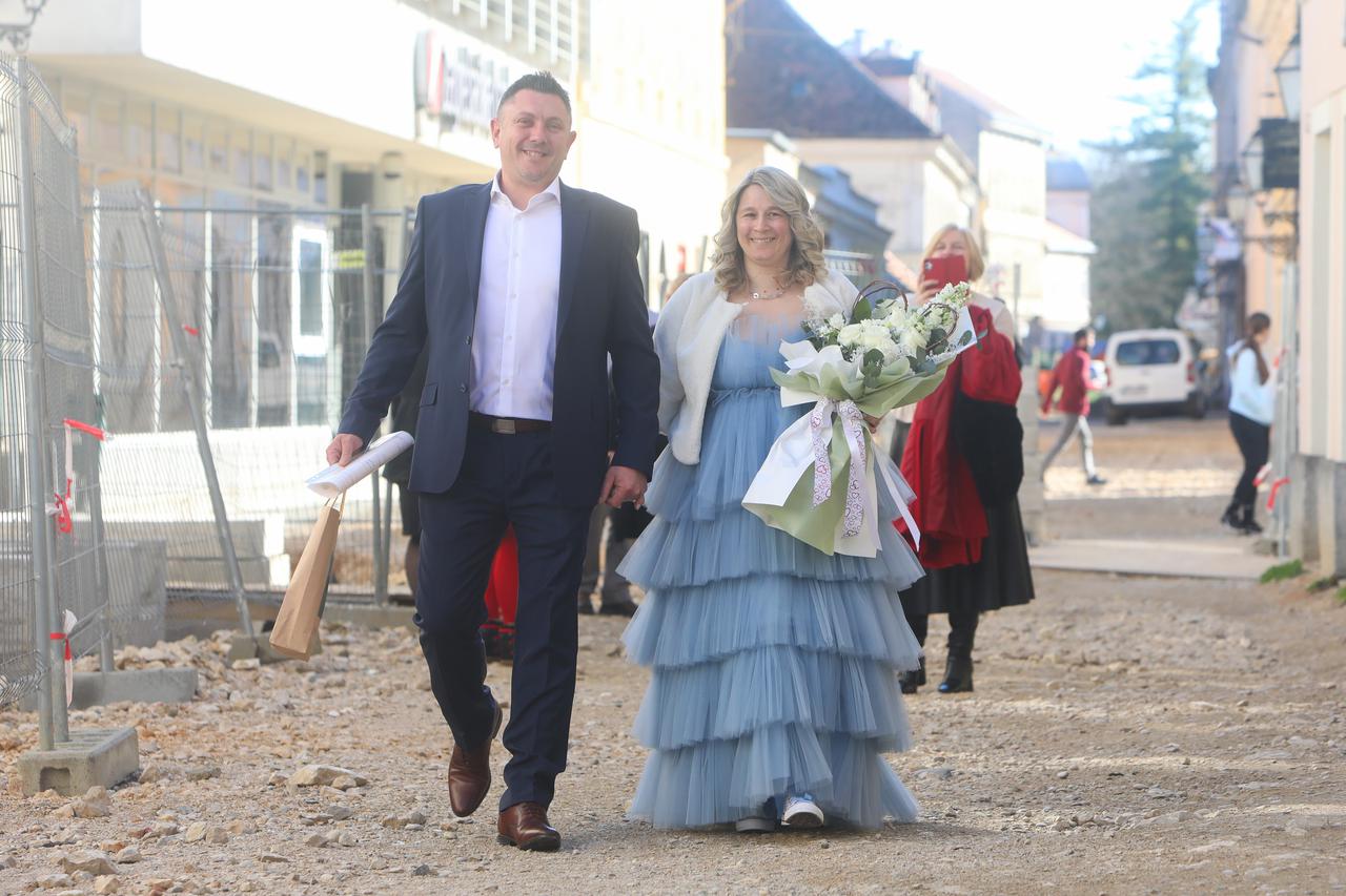 Jasmina i Mario u bračnu luku uplovili na Valentinovo, županica ih darivala cvijećem i vinom