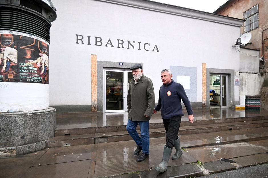 Zagreb: Tata Joška Gvardiola, Tihomir, u društvu Branka Livakovića i Jakova Petkovića