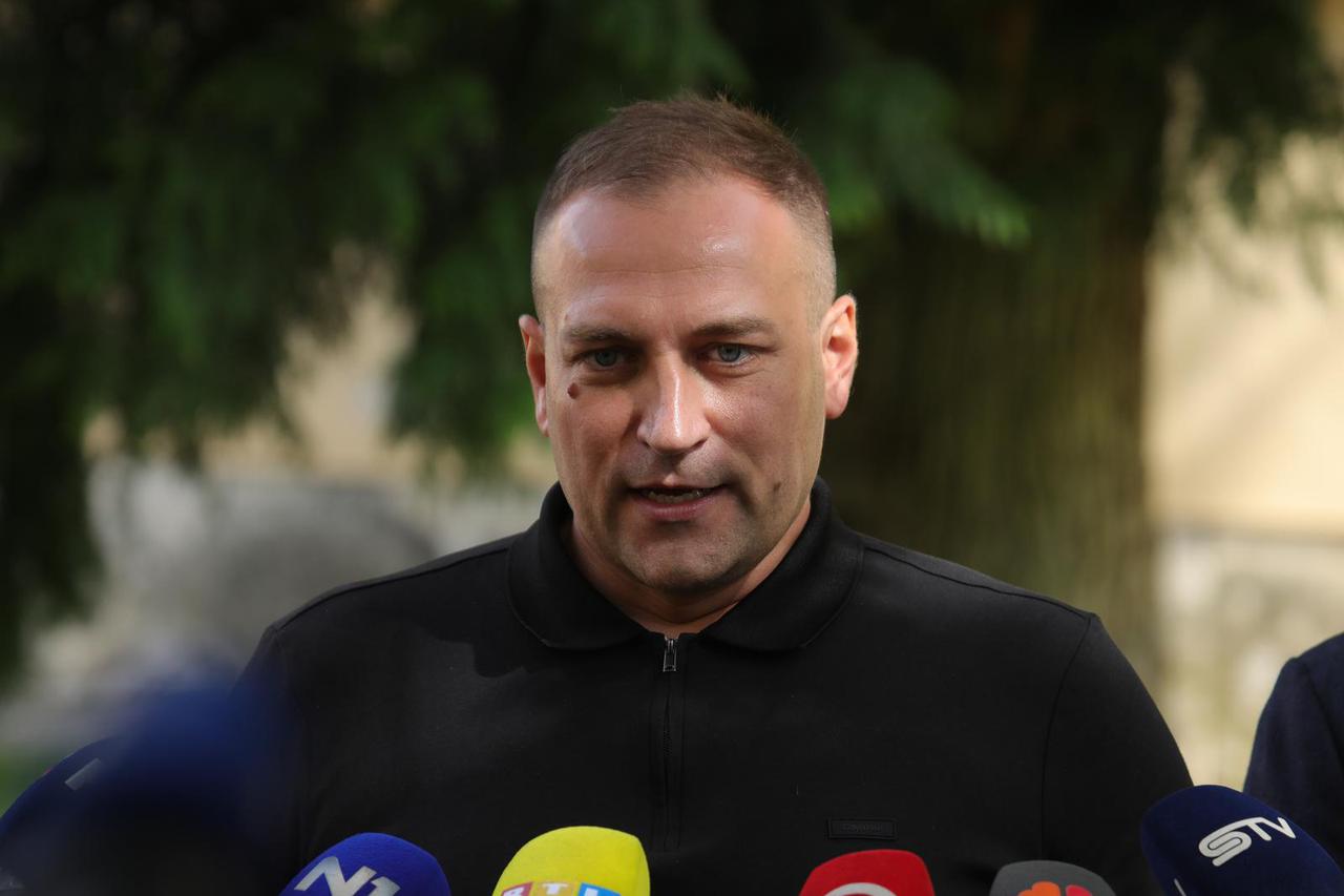 Osijek: Ministar Vlajčić dao je izjavu medijima o afričkoj svinjskoj kugi