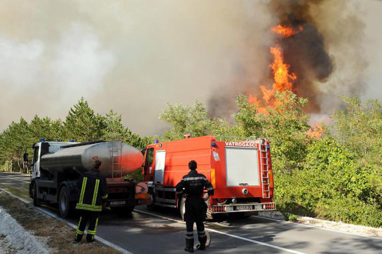 Požar, Bratiškovci (1)