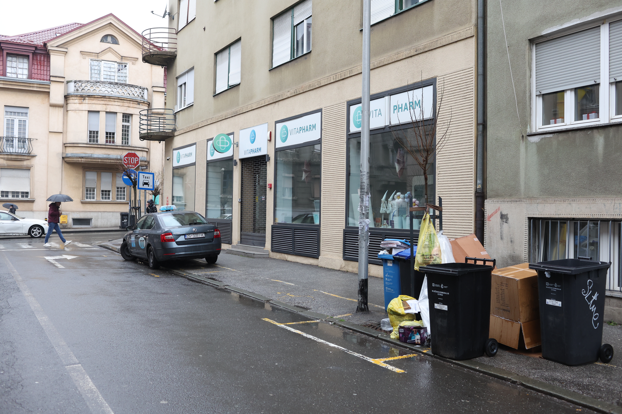 Zagreb: Parkiralište ispred Vitapharma