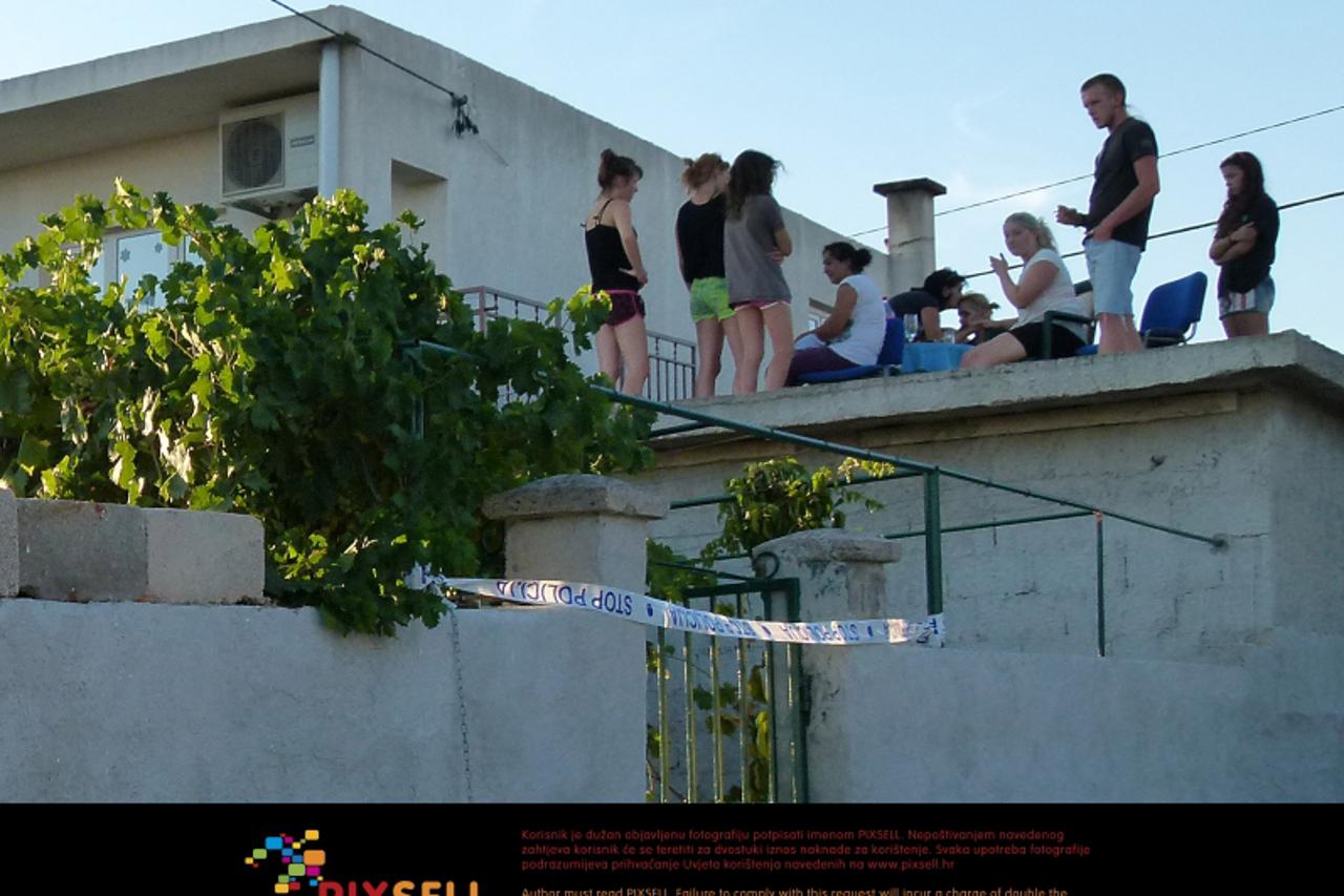 '02.08.2012., Vinisce - U eksploziji u obiteljskoj kuci poginuo 16-godisnji mladic dok je pretakao gorivo u blizini plinske boce. Photo: Ivana Ivanovic/PIXSELL'