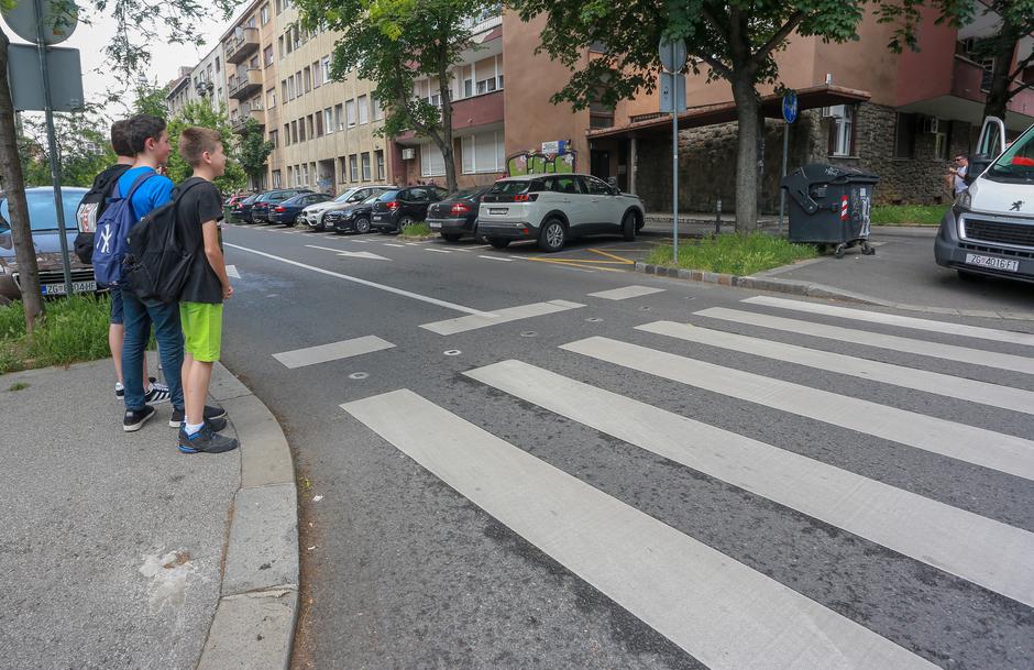 Zagreb: Prometno kritične točke u gradu oko osnovnih škola i vrtića