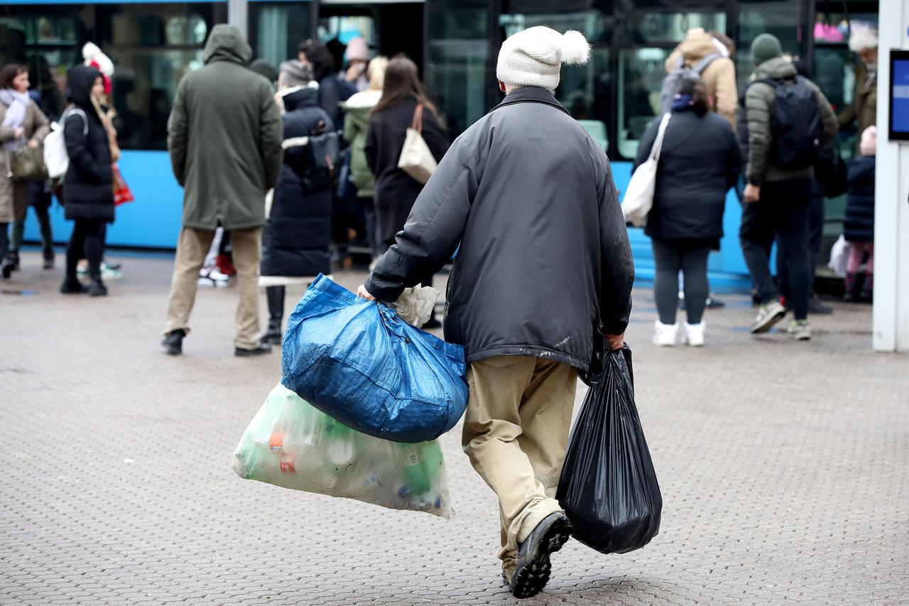 Zagreb: Svakodnevna poskupljenja starije ljude guraju preko praga siromaštva